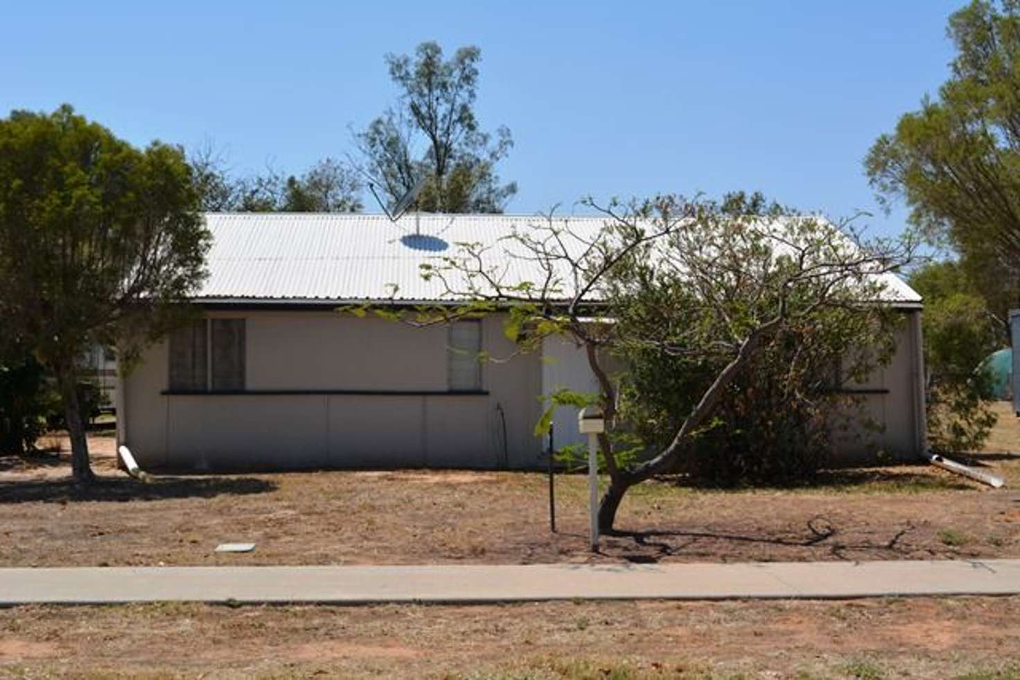 Main view of Homely house listing, 27 Hawthorn Street, Blackall QLD 4472