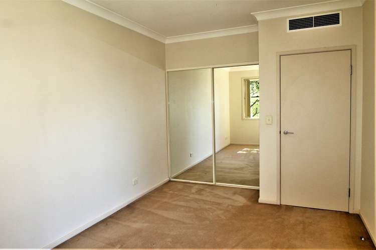 Fifth view of Homely unit listing, 204/16 Karrabee Avenue, Huntleys Cove NSW 2111