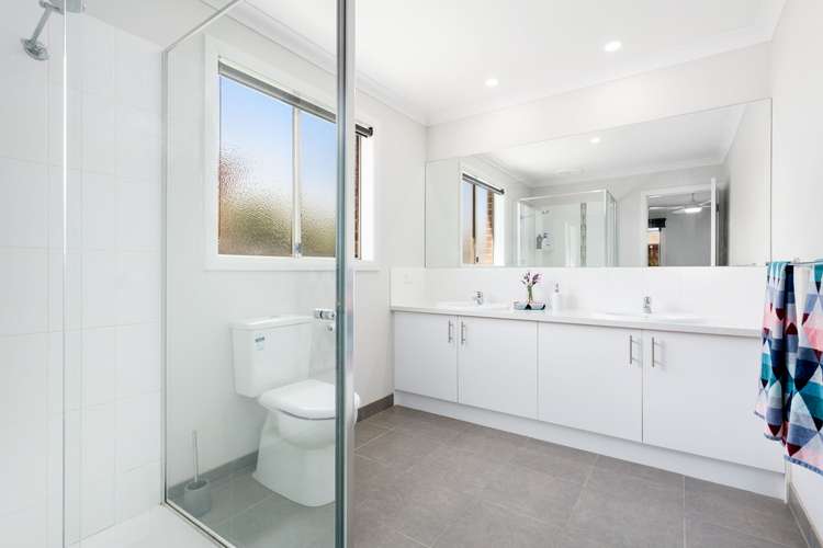 Fifth view of Homely house listing, 17 Royanne Close, Bunyip VIC 3815