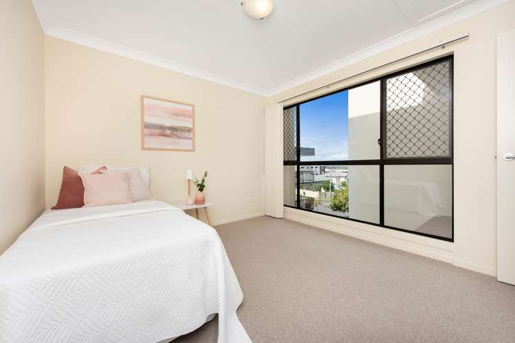 Sixth view of Homely unit listing, 5/18 Kennington Road, Camp Hill QLD 4152