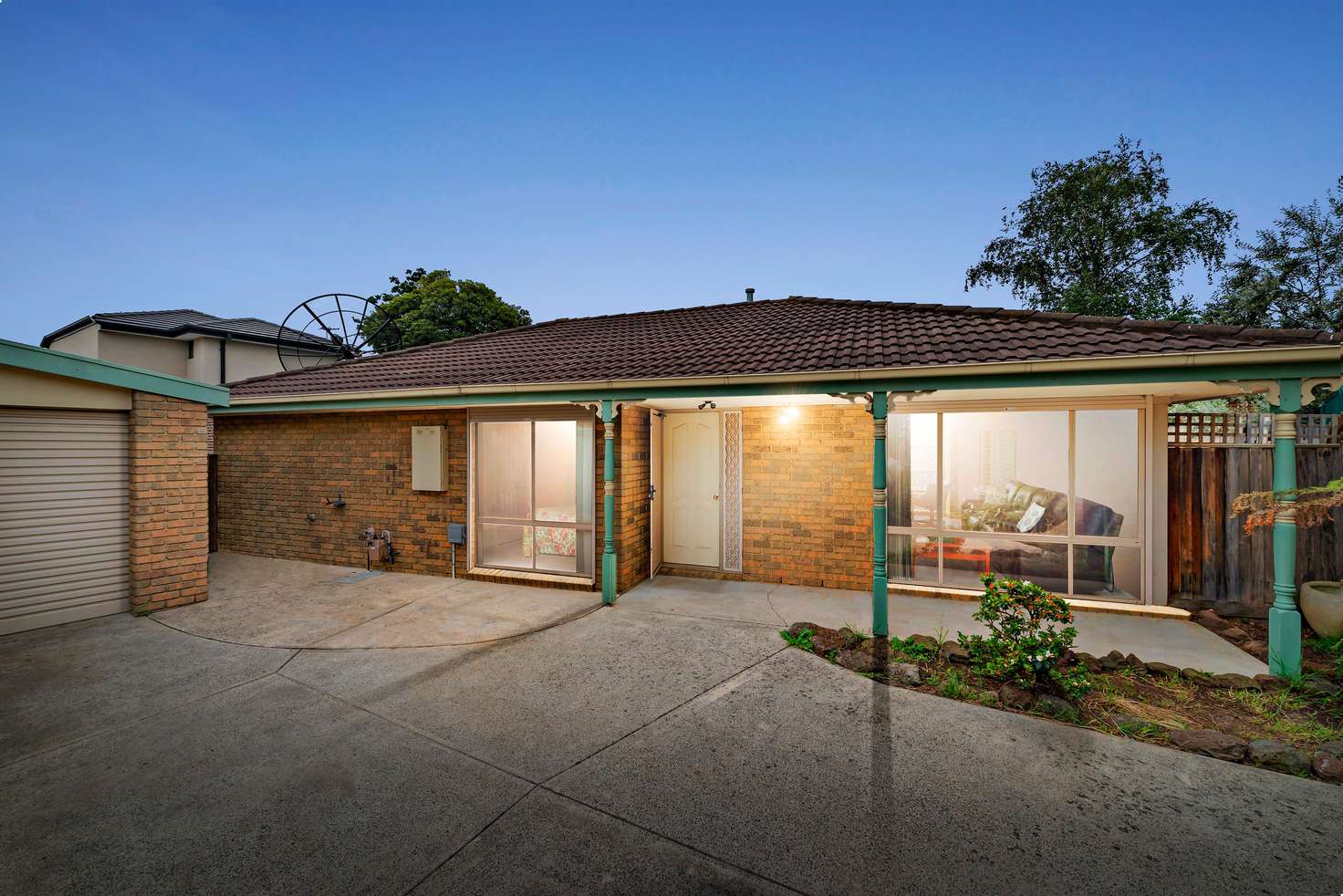 Main view of Homely unit listing, 2/19 Hillcrest Avenue, Chadstone VIC 3148