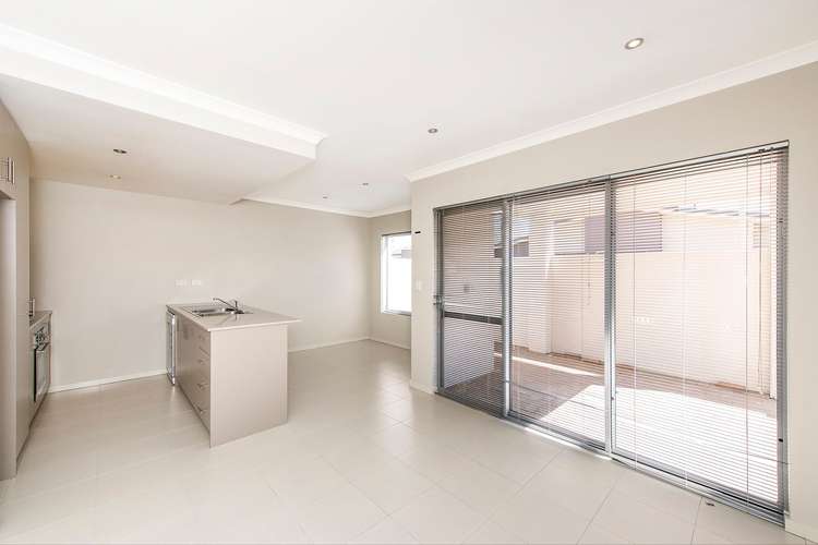 Fourth view of Homely house listing, 17/1 Lomax Court, Beeliar WA 6164