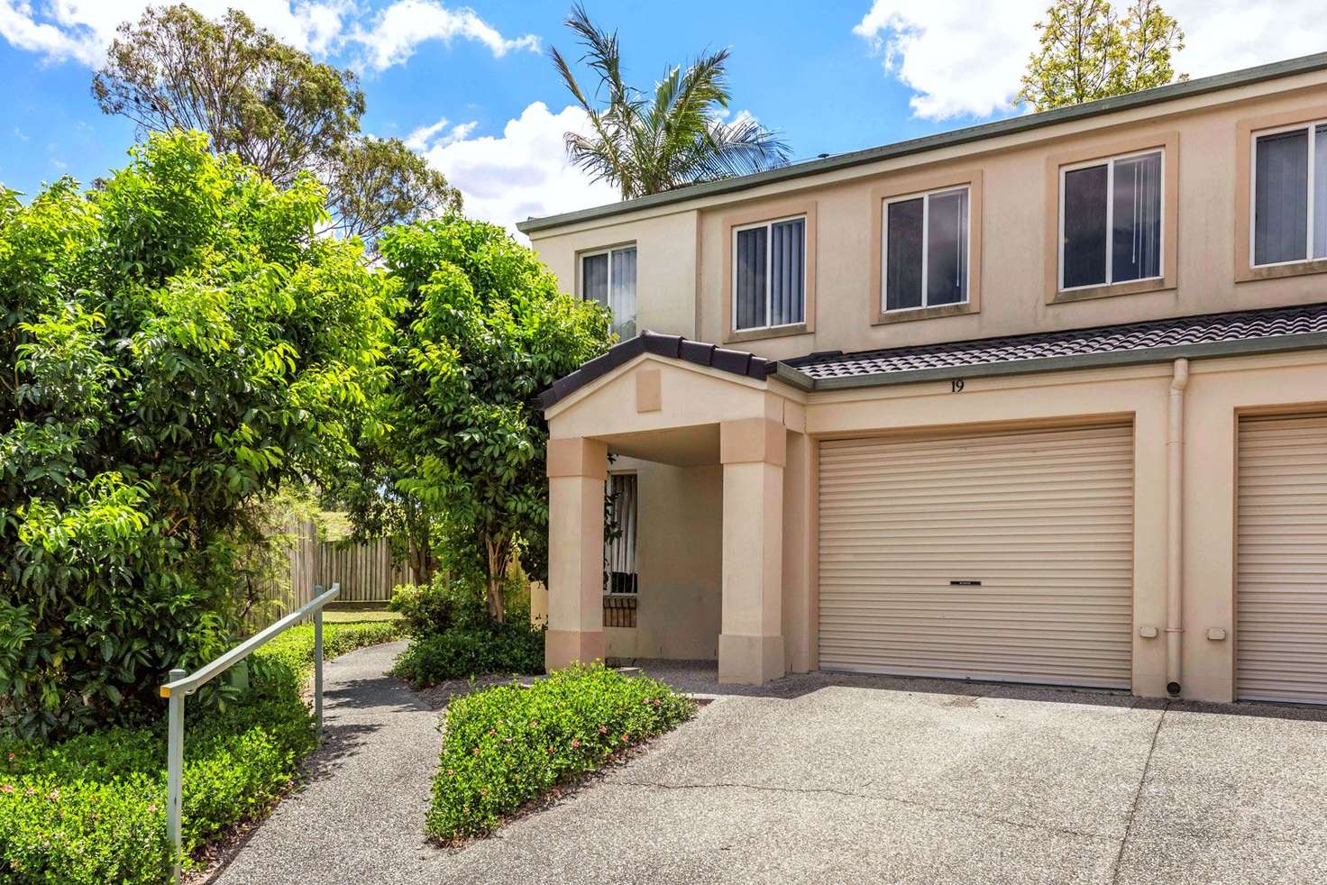 Main view of Homely townhouse listing, 19/10 Chapman Place, Oxley QLD 4075