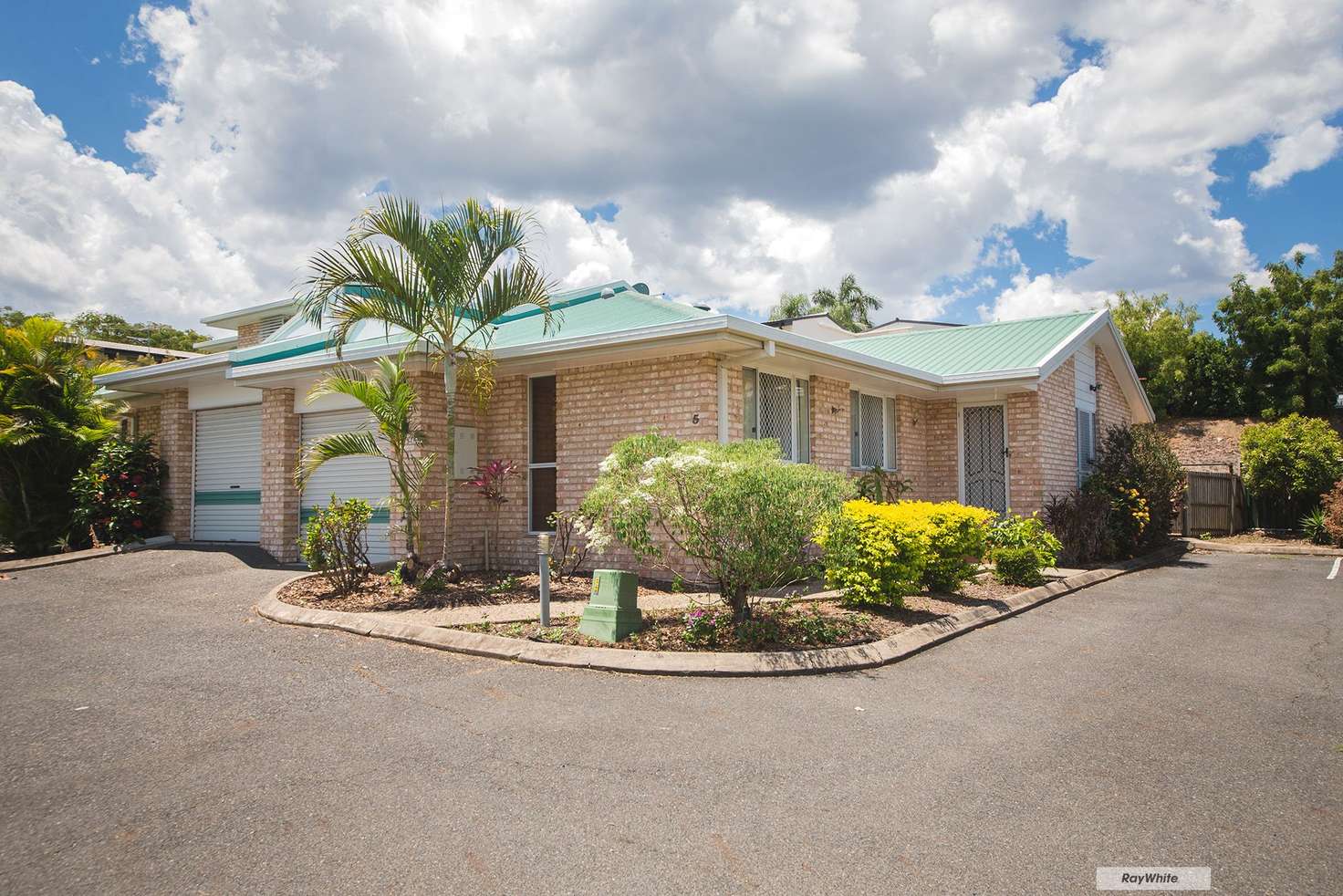 Main view of Homely unit listing, 5/100 Victoria Place, Berserker QLD 4701