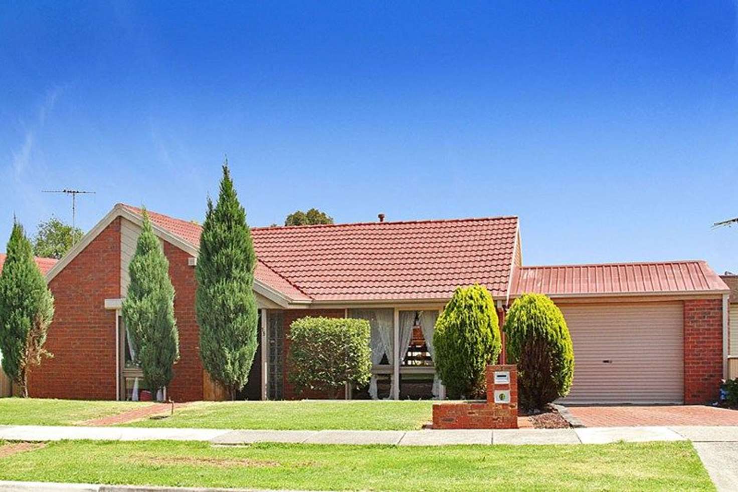 Main view of Homely house listing, 15 Kellaway Crescent, Mill Park VIC 3082