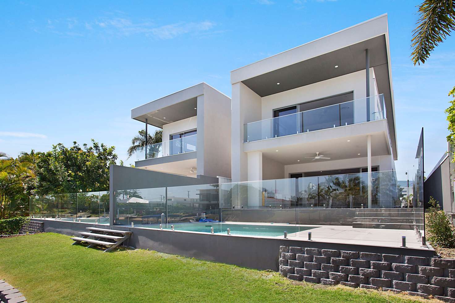 Main view of Homely house listing, 1/16 Sheridan Park Avenue, Broadbeach Waters QLD 4218
