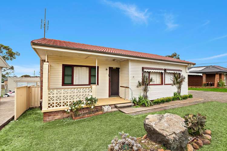Main view of Homely house listing, 17 Macquarie Street, Albion Park NSW 2527