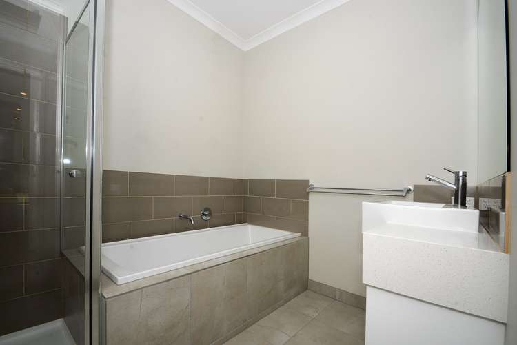 Fifth view of Homely house listing, 6b Eucalyptus Walk, Carrum Downs VIC 3201