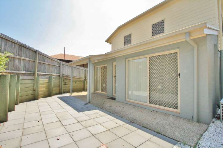 Second view of Homely townhouse listing, 1/29 Oatland Crescent, Holland Park West QLD 4121