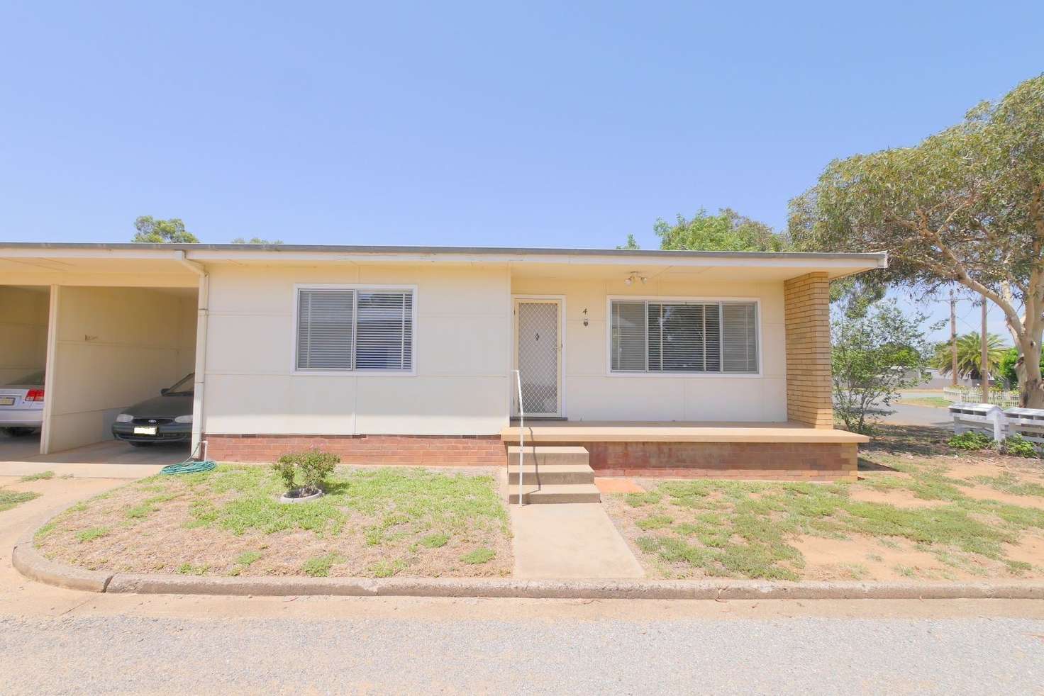 Main view of Homely house listing, 4/74-76 Tilga Street, Canowindra NSW 2804