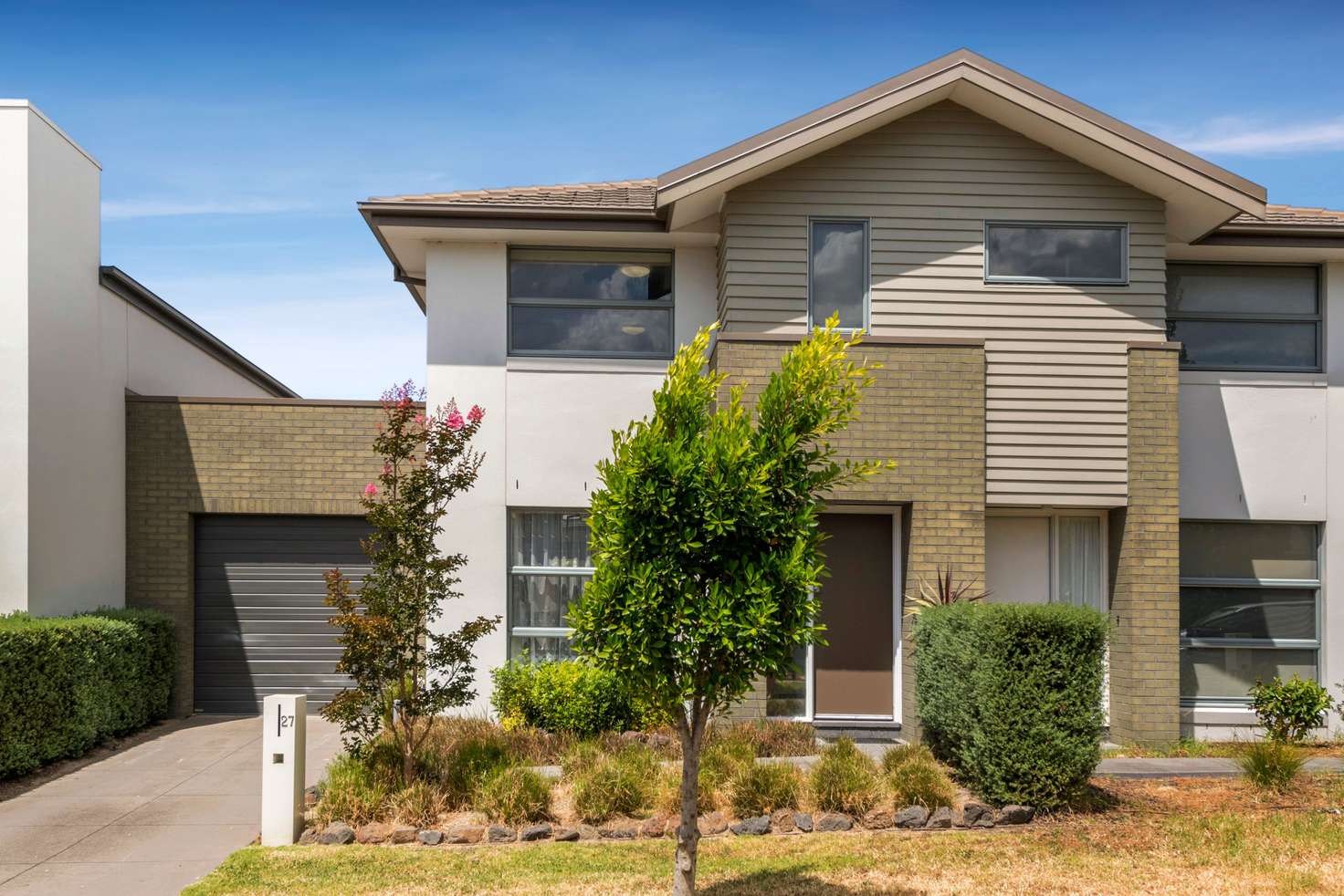 Main view of Homely townhouse listing, 27 Brunton Crescent, Mulgrave VIC 3170