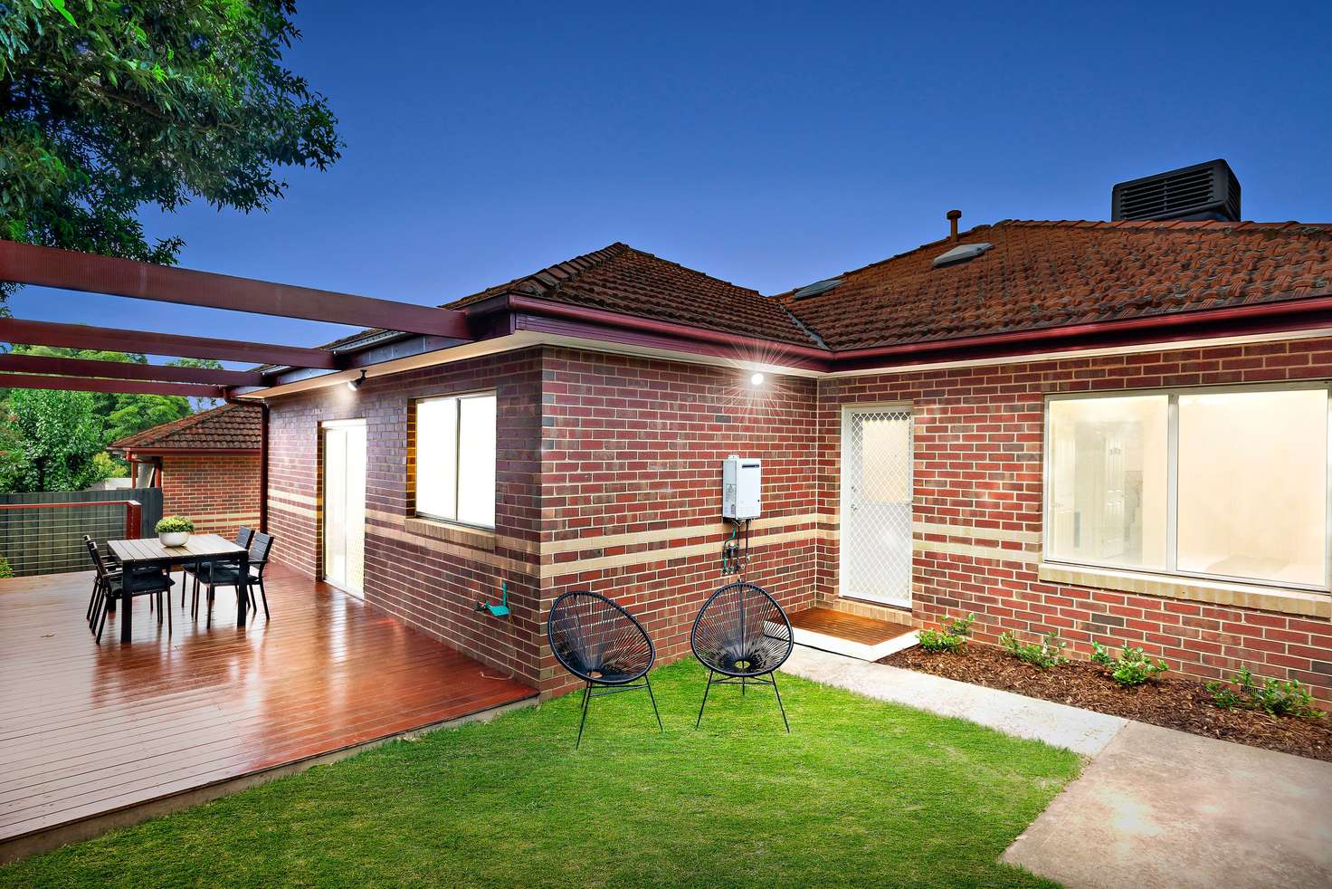 Main view of Homely townhouse listing, 2/5 Highland Avenue, Oakleigh East VIC 3166