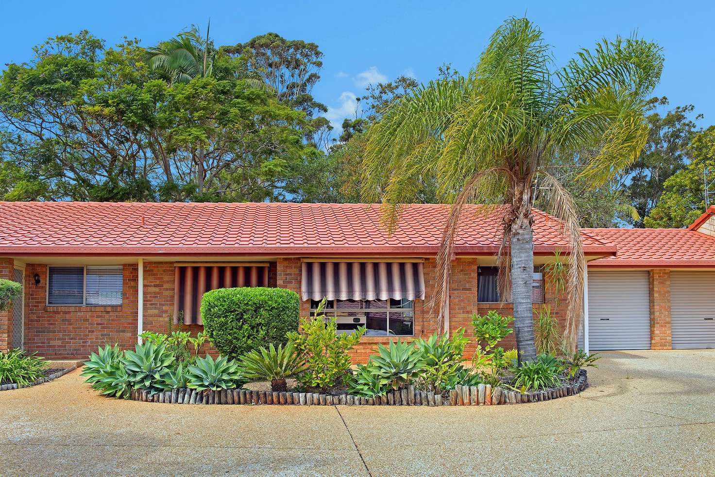 Main view of Homely villa listing, 2/8 Leura Place, Port Macquarie NSW 2444