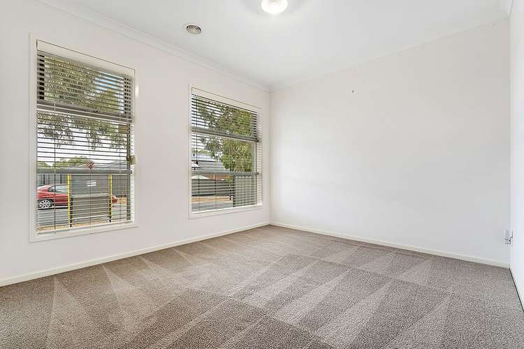 Fifth view of Homely house listing, 3 Eveline Street, Craigieburn VIC 3064