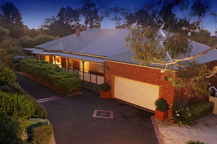 33 Joan Avenue, Ferntree Gully VIC 3156