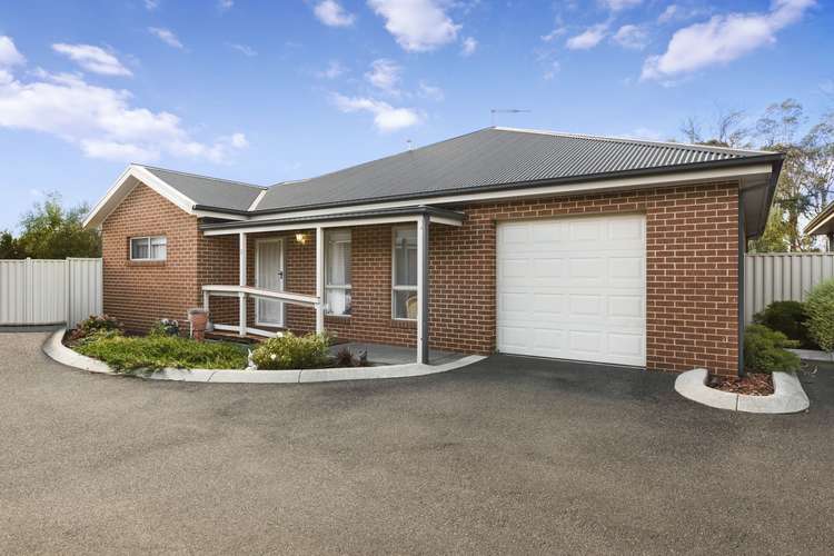 Third view of Homely house listing, 3/76 Barry Street, Romsey VIC 3434
