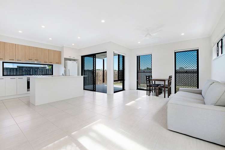 Second view of Homely house listing, 2 Morningview Place, Carindale QLD 4152