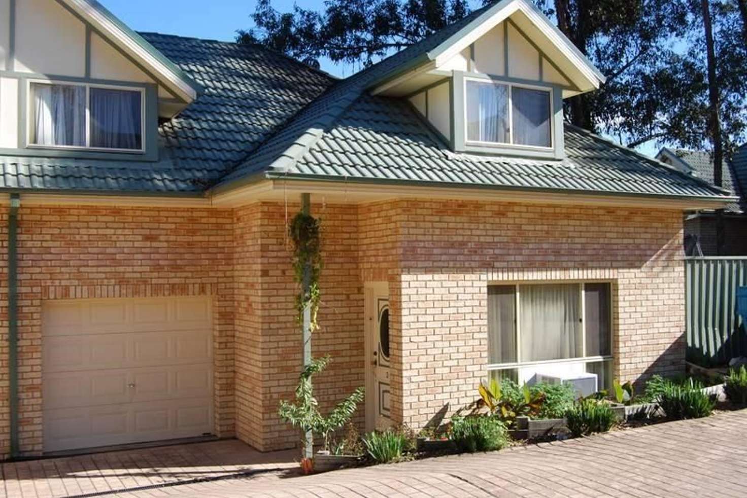 Main view of Homely townhouse listing, 2/11 Barlow Street, Cambridge Park NSW 2747