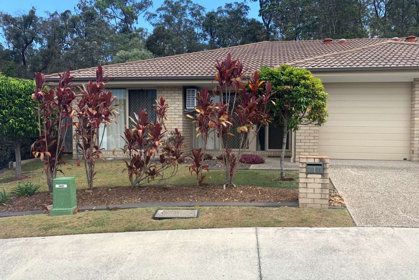 Main view of Homely house listing, 10 Greenside Grove, Berrinba QLD 4117