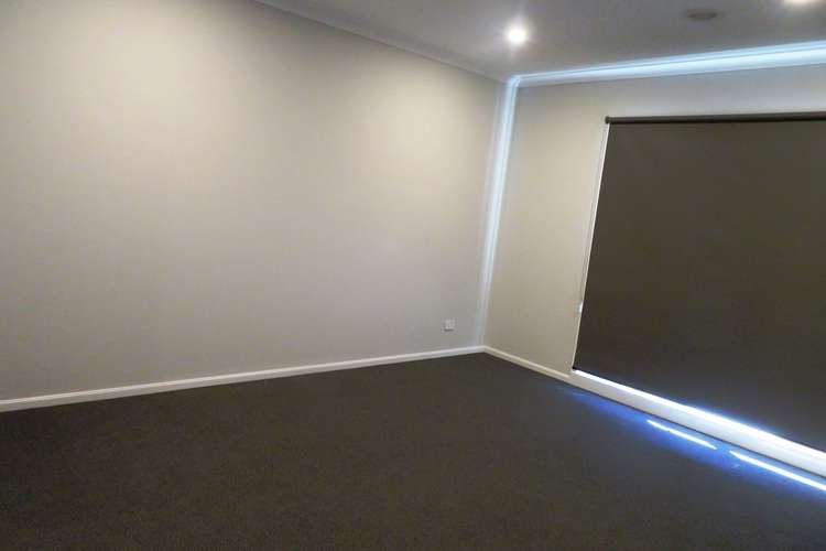 Fifth view of Homely house listing, 8 Rhapsody Road, Beveridge VIC 3753