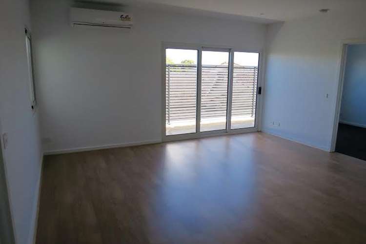 Second view of Homely unit listing, 8/148 Tucker Road, Bentleigh VIC 3204