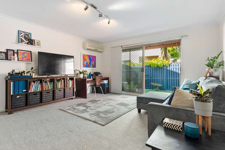 Fifth view of Homely villa listing, 2/15 Foster Street, Newmarket QLD 4051