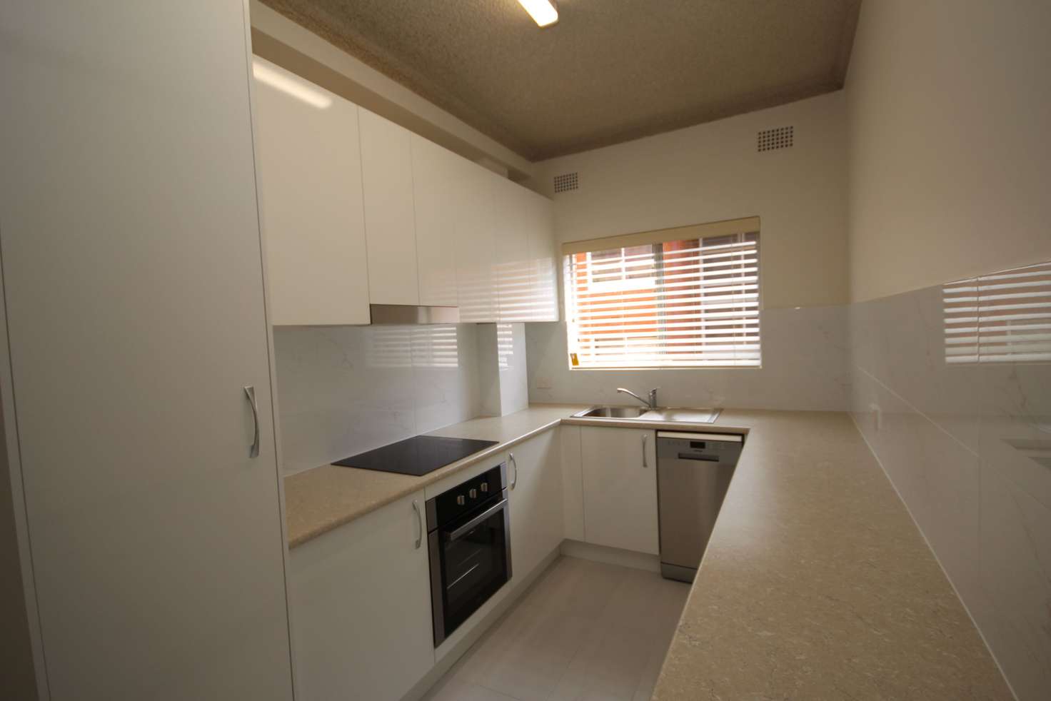 Main view of Homely unit listing, 5/31-33 Queens Road, Brighton-le-sands NSW 2216