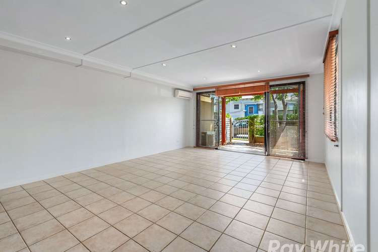 Main view of Homely townhouse listing, 9/16 Park Street, Hawthorne QLD 4171