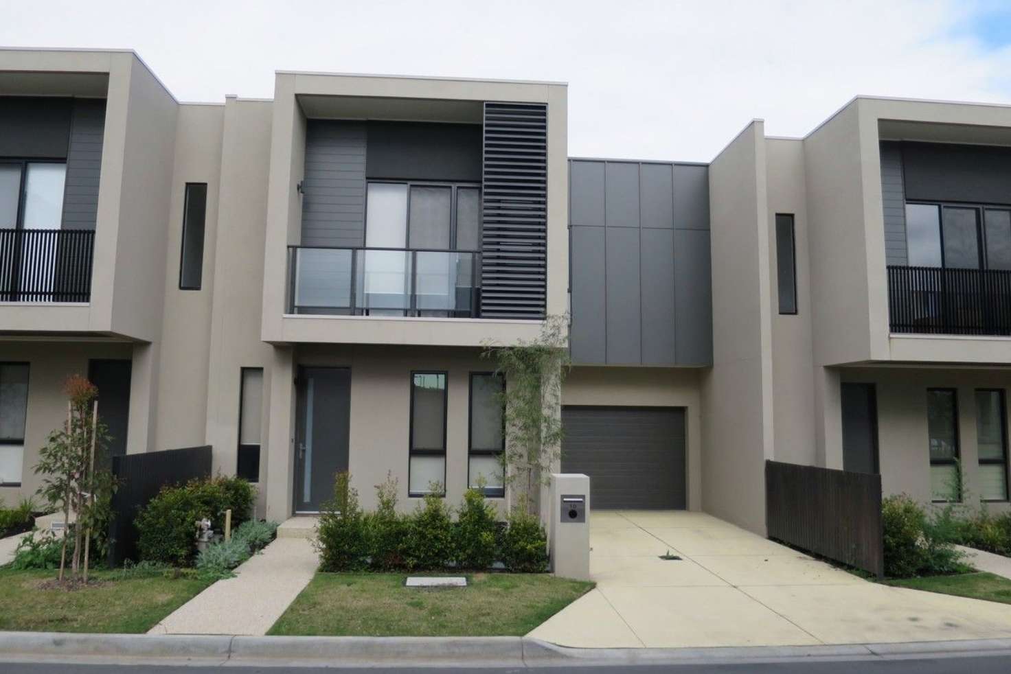 Main view of Homely townhouse listing, 10 Lavender Avenue, Cheltenham VIC 3192