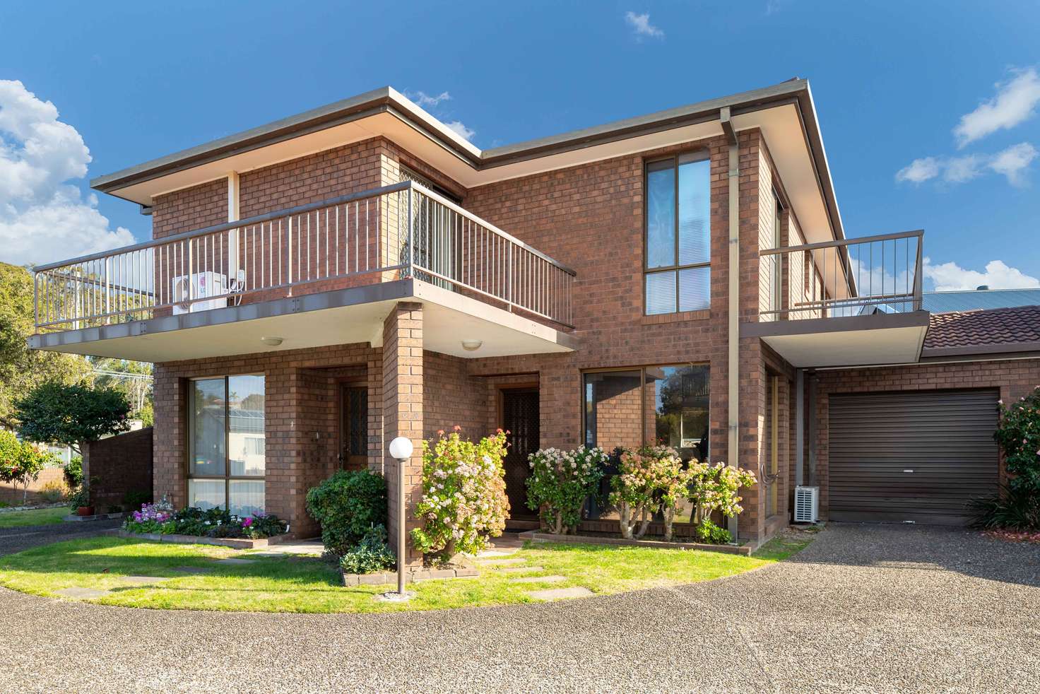 Main view of Homely unit listing, 2/13-17 Herarde Street, Batemans Bay NSW 2536