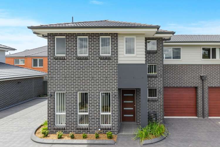 Main view of Homely townhouse listing, 2/40 Gerongar Crescent, Haywards Bay NSW 2530