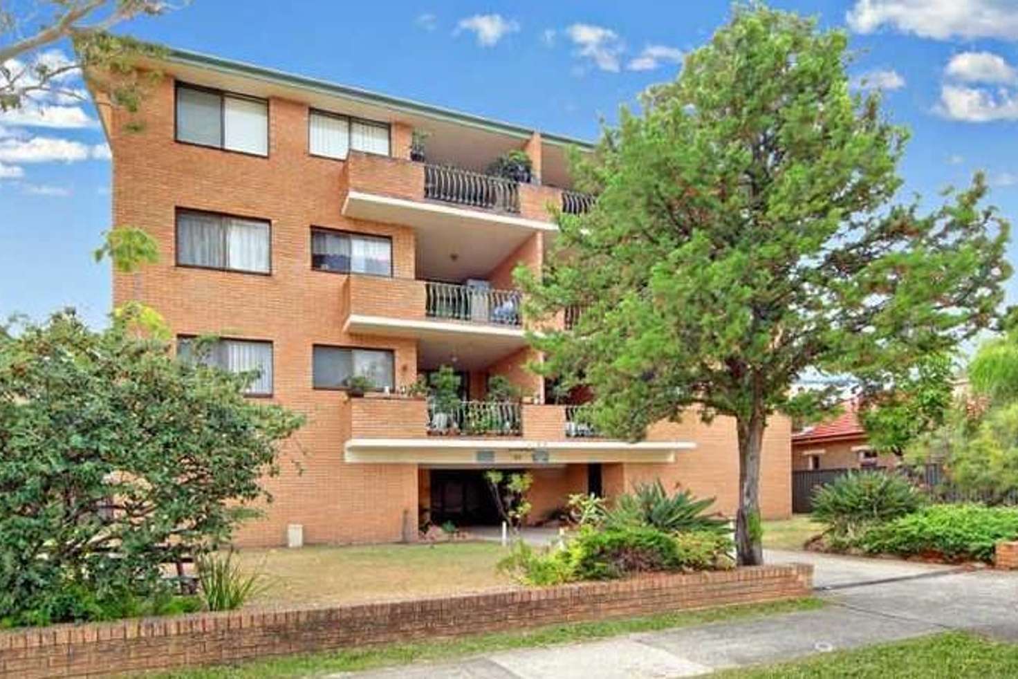 Main view of Homely unit listing, 2/21-23 Bruce Street, Brighton-le-sands NSW 2216