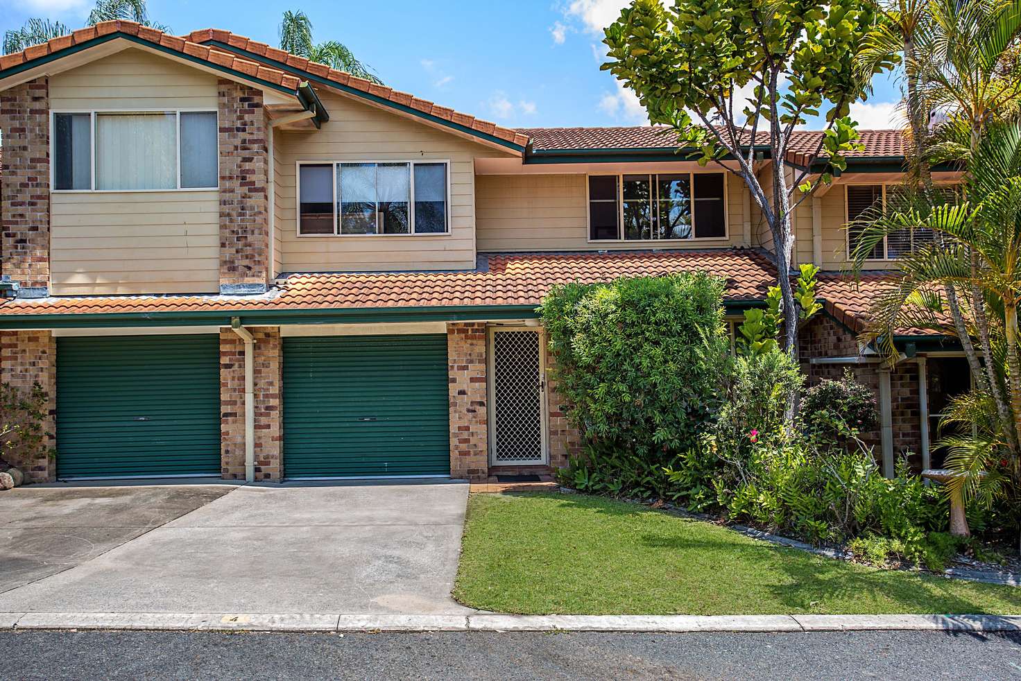 Main view of Homely townhouse listing, 4/482 Pine Ridge Road, Coombabah QLD 4216