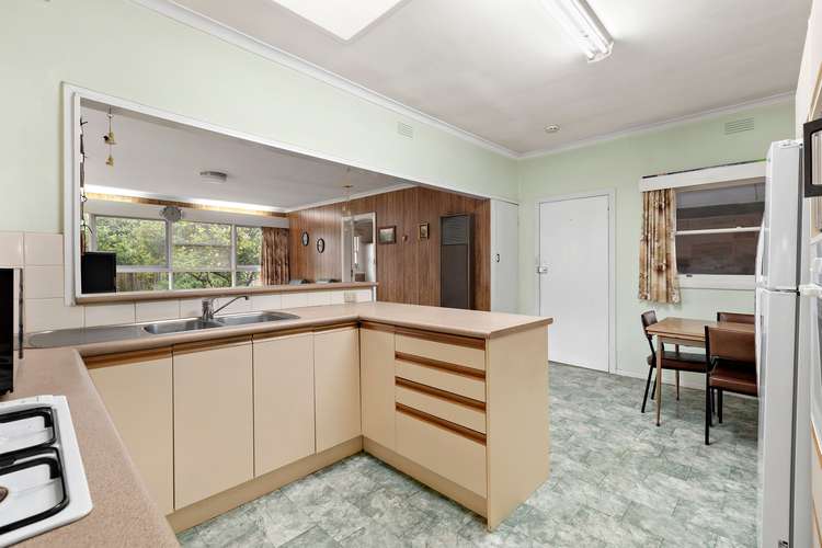 Second view of Homely house listing, 3 Karadoc Court, Bonbeach VIC 3196