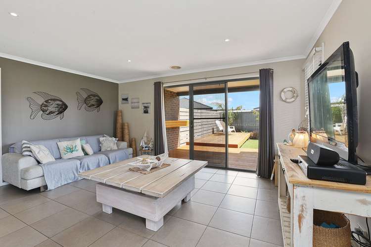 Fifth view of Homely house listing, 18 Bluebill Court, Lara VIC 3212