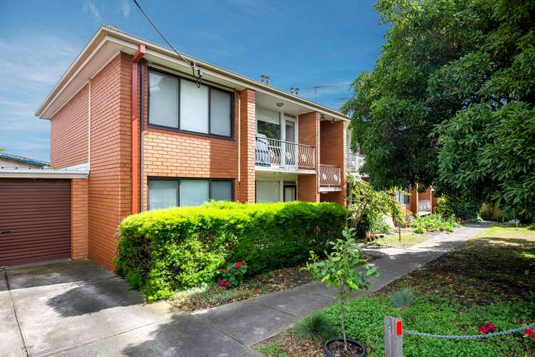 Main view of Homely unit listing, 2/30 Robb Street, Reservoir VIC 3073