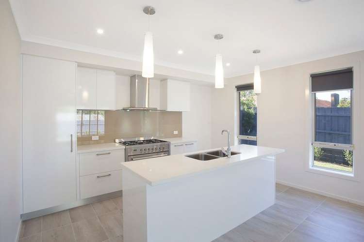 Main view of Homely unit listing, 2/731 South Road, Bentleigh East VIC 3165