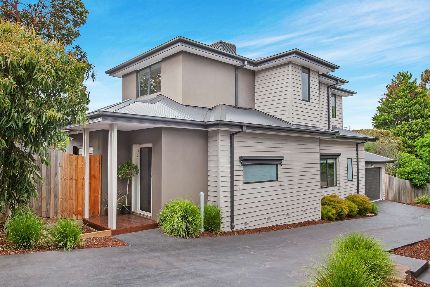 Main view of Homely townhouse listing, 2/574 Lower Plenty Road, Viewbank VIC 3084