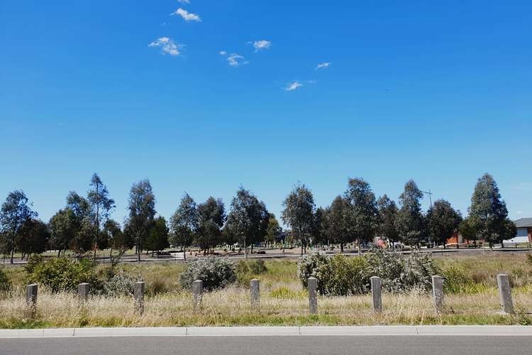 Second view of Homely house listing, 21 Seaford Circuit, Truganina VIC 3029