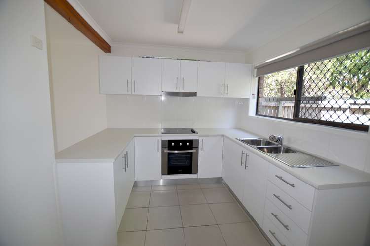 Main view of Homely unit listing, 2/136 Oaka Lane, Gladstone Central QLD 4680