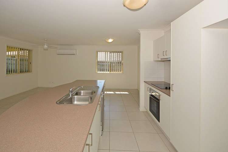 Third view of Homely house listing, 5 Peat Court, Nikenbah QLD 4655