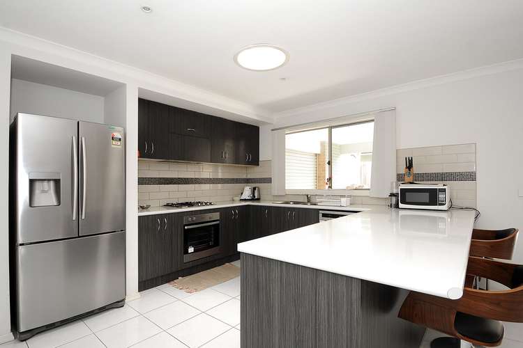 Second view of Homely house listing, 7 Schumann Court, Carrum Downs VIC 3201