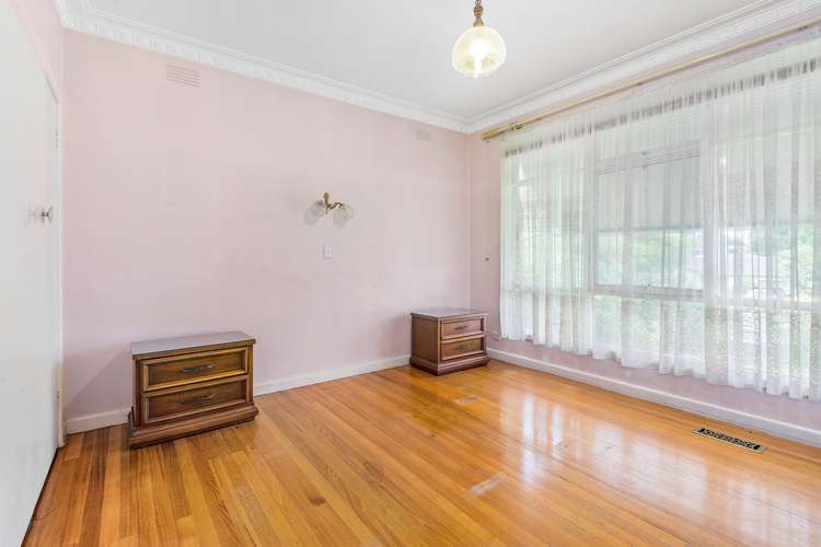 Fifth view of Homely house listing, 8 Ladner Court, Chadstone VIC 3148