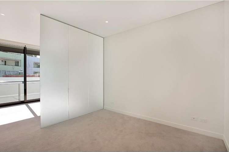 Third view of Homely apartment listing, 410/2-4 Neild Avenue, Rushcutters Bay NSW 2011