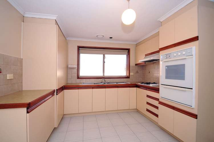 Main view of Homely unit listing, 2/738 Waverley Road, Glen Waverley VIC 3150