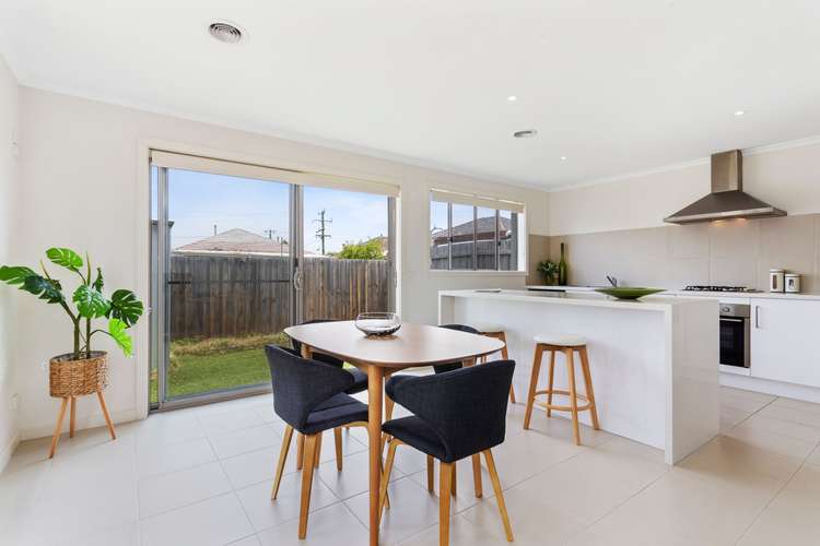 Fifth view of Homely unit listing, 2/29 Pennell Avenue, St Albans VIC 3021