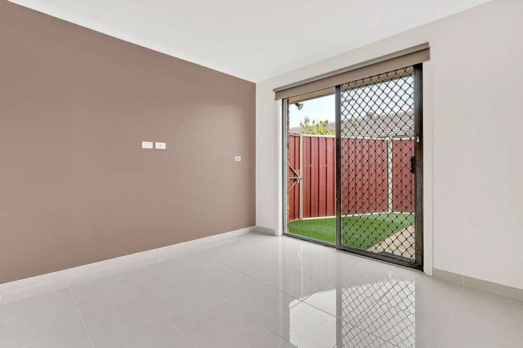 Fifth view of Homely house listing, 1/40 Gillingham Crescent, Craigieburn VIC 3064