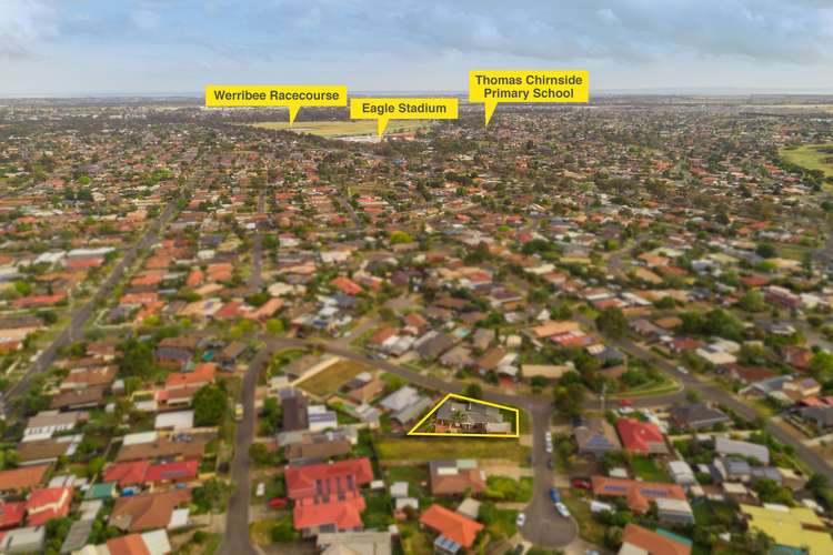 Fifth view of Homely house listing, 8 Malven Close, Werribee VIC 3030