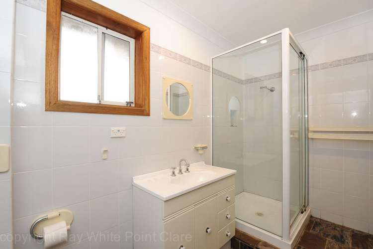 Fourth view of Homely semiDetached listing, 8a Jindalee Avenue, Point Clare NSW 2250