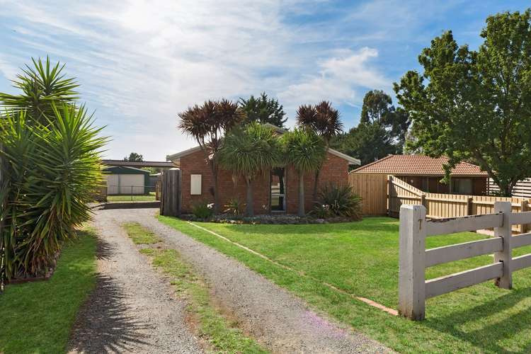 Third view of Homely house listing, 7 Citrinus Court, Romsey VIC 3434